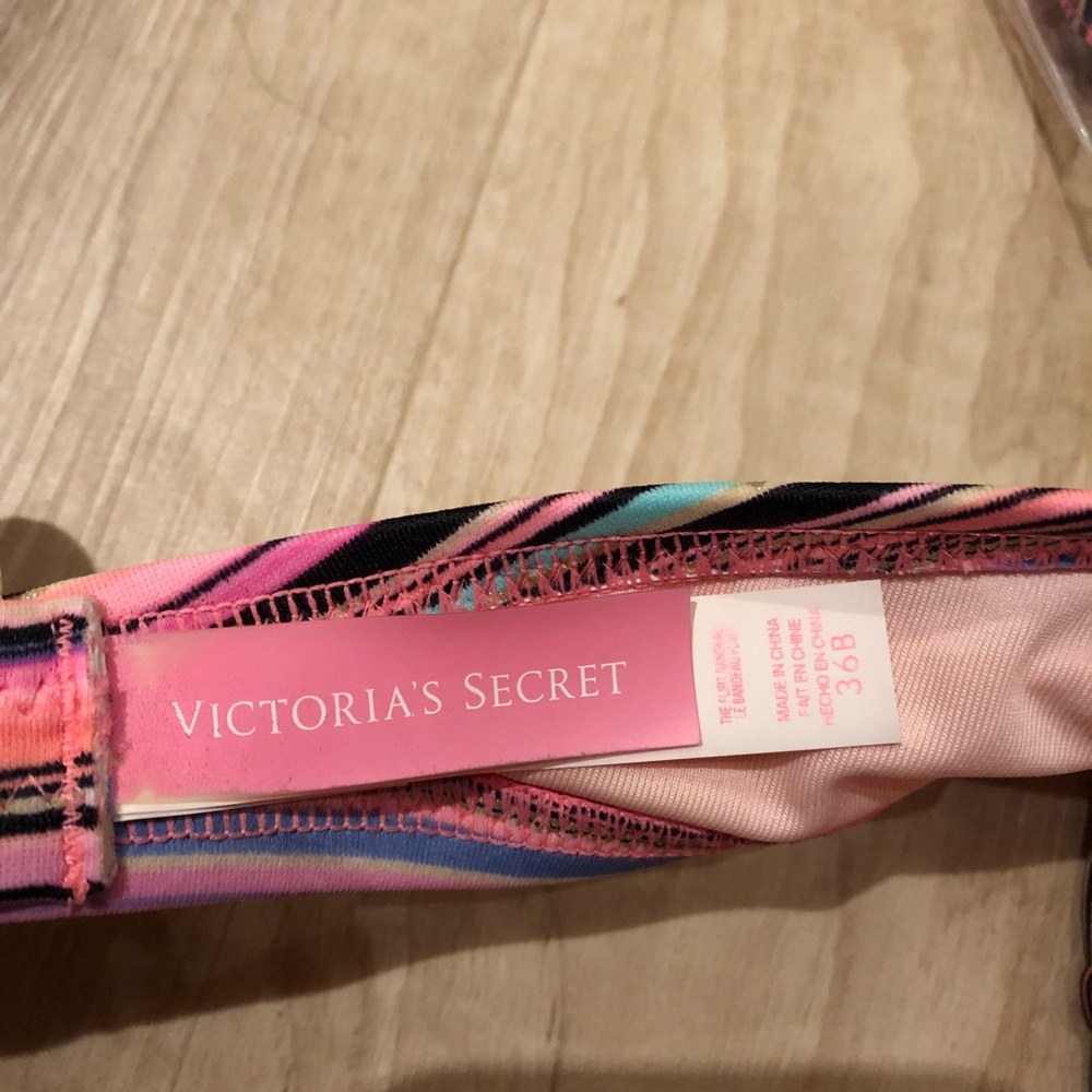 Victoria’s Secrest Flirt Swim Top - Picture 3 of 3